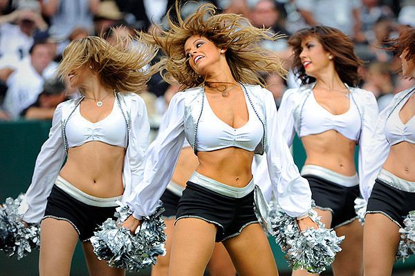 New England Patriots vs. Oakland Raiders - 11/19/2017 Free Pick & NFL Betting Prediction