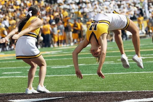 Northern Illinois Huskies vs. Wyoming Cowboys - 9/3/2016 Free Pick & CFB Betting Prediction