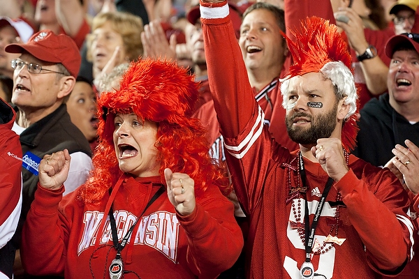 Rutgers vs. Wisconsin - 10-31-2015 Free Pick & CFB Handicapping Lines Preview