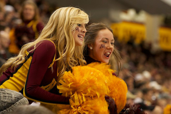 Wisconsin vs. Minnesota - 11-28-2015 Free Pick & CFB Handicapping Lines Preview