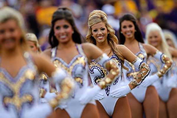 Western Kentucky vs. LSU - 10-24-2015 Free Pick & CFB Handicapping Lines Preview