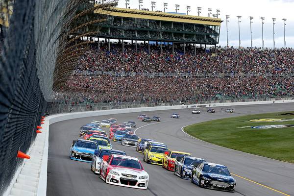 2015 Hollywood Casino 400 - 10-18-2015 Free NASCAR Pick & Race Handicapping Lines Preview