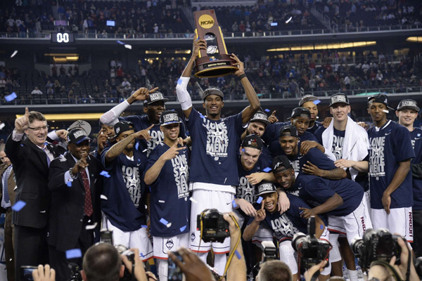 Michigan vs. UConn - 11-25-2015 Free Pick & CBB Handicapping Lines Preview