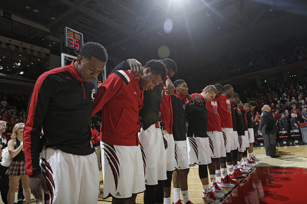 Connecticut Huskies vs. Cincinnati Bearcats - 3/11/2017 Free Pick & CBB Betting Prediction