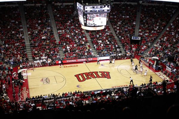 Oakland Golden Grizzlies vs. UNLV Runnin Rebels – 11/16/2018 Free Pick & CBB Betting Prediction