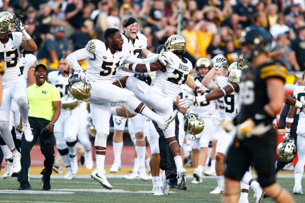 Louisville Cardinals vs. Wake Forest Demon Deacons - 10/28/2017 Free Pick & CFB Betting Prediction
