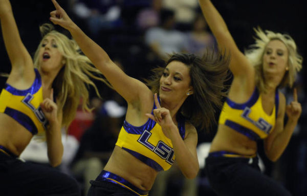 Notre Dame Fighting Irish vs. LSU Tigers - 1/1/2018 Free Pick & CFB Betting Prediction