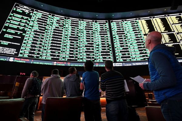 Handicapping 2018 Super Bowl LII Gambling Trends: ATS Stats, Angles, & Totals