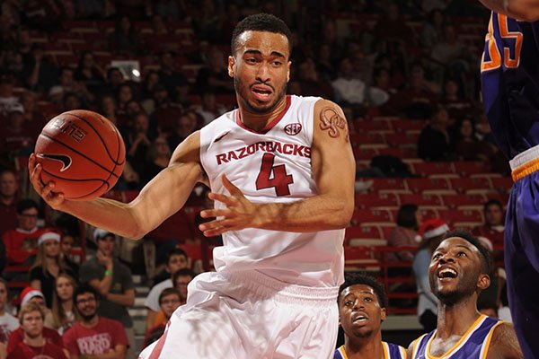 South Carolina Gamecocks vs. Arkansas Razorbacks – 2/6/2018 Free Pick & CBB Betting Prediction