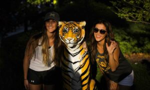 Alabama Crimson Tide vs. Missouri Tigers Free Pick & CFB Betting Prediction, 10/11/25