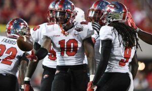 Austin Peay Governors vs. Western Kentucky Hilltoppers - 8/27/2022 Free Pick & CFB Betting Prediction