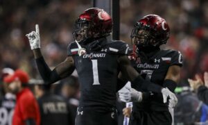 Houston Cougars vs. Cincinnati Bearcats – 12/4/2021 Free Pick & CFB Betting Prediction