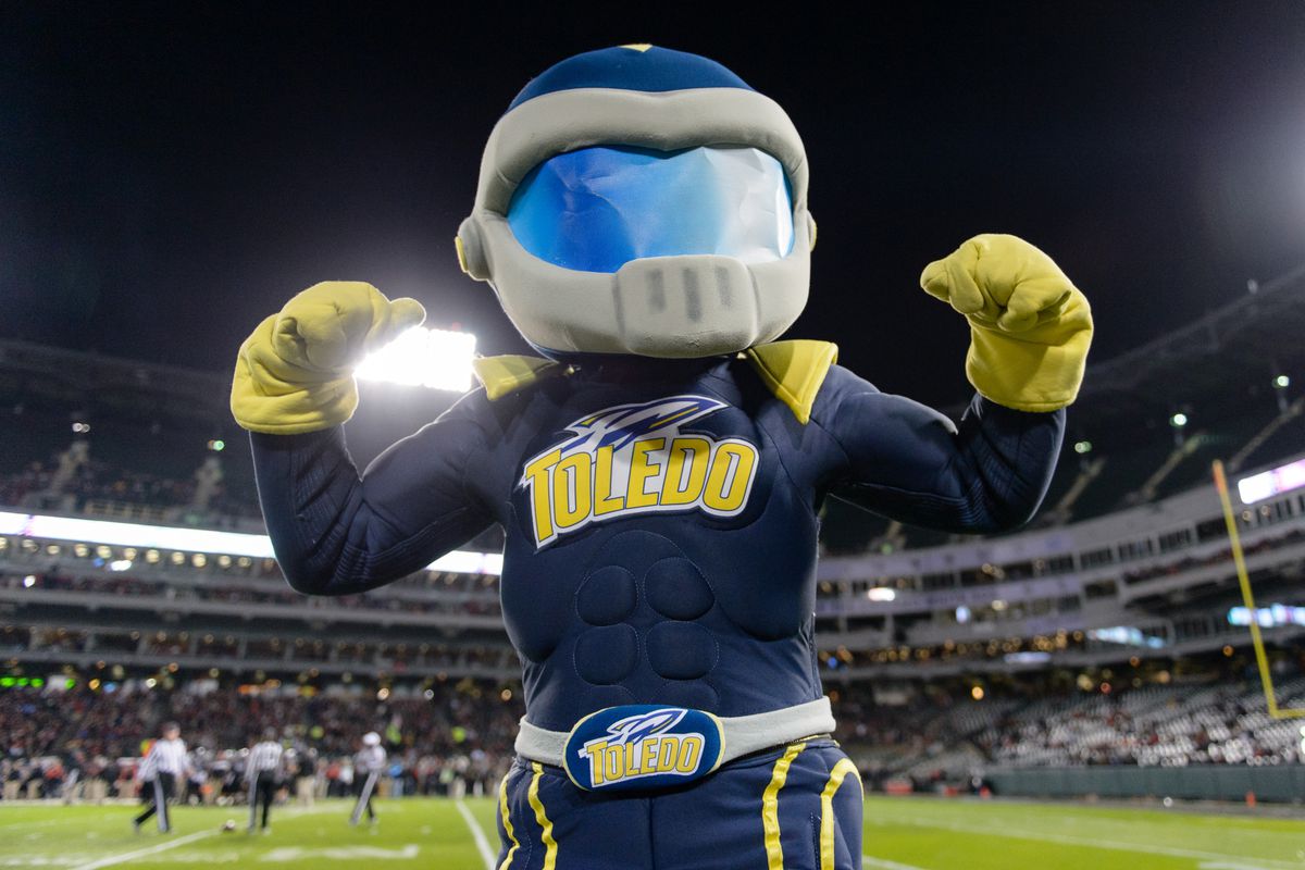 Toledo Rockets vs. Long Island Sharks - 9/1/2022 Free Pick & CFB Betting Prediction