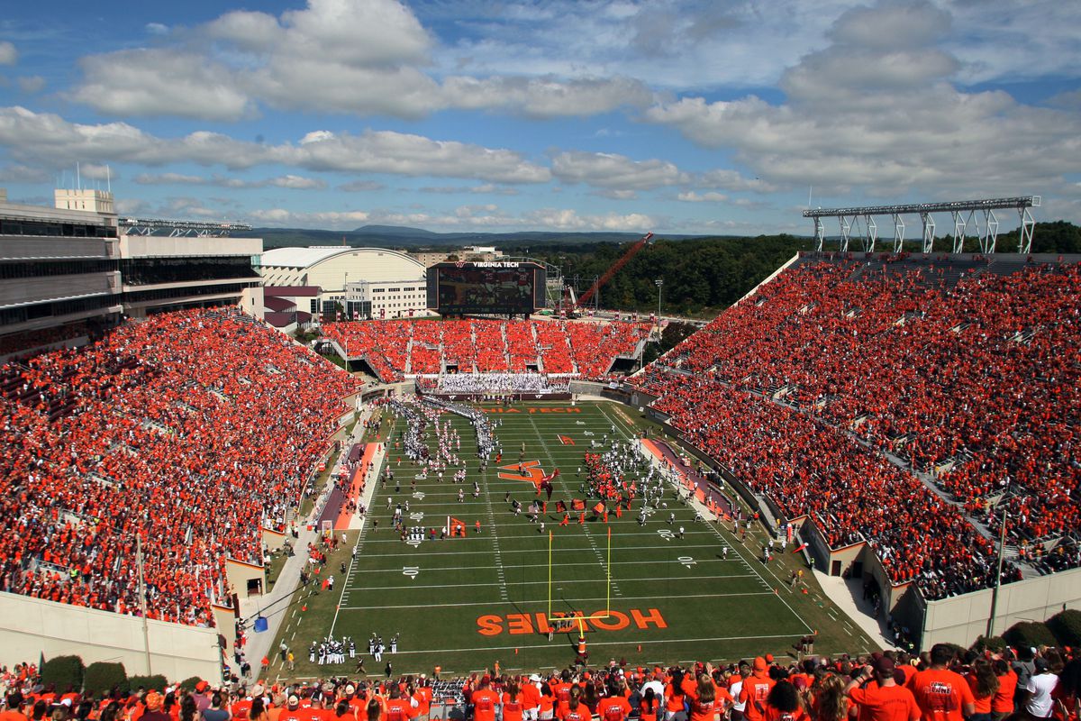 West Virginia Mountaineers vs. Virginia Tech Hokies - 9/22/2022 Free Pick & CFB Betting Prediction