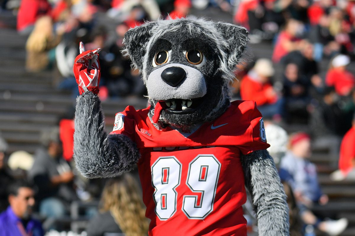 Boise State Broncos vs. New Mexico Lobos - 9/9/2022 Free Pick & CFB Betting Prediction