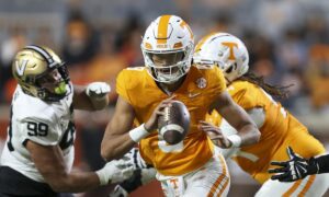 2024 Cheez-it Citrus Bowl - Iowa Hawkeyes vs. Tennessee Volunteers Free Pick & CFB Betting Prediction